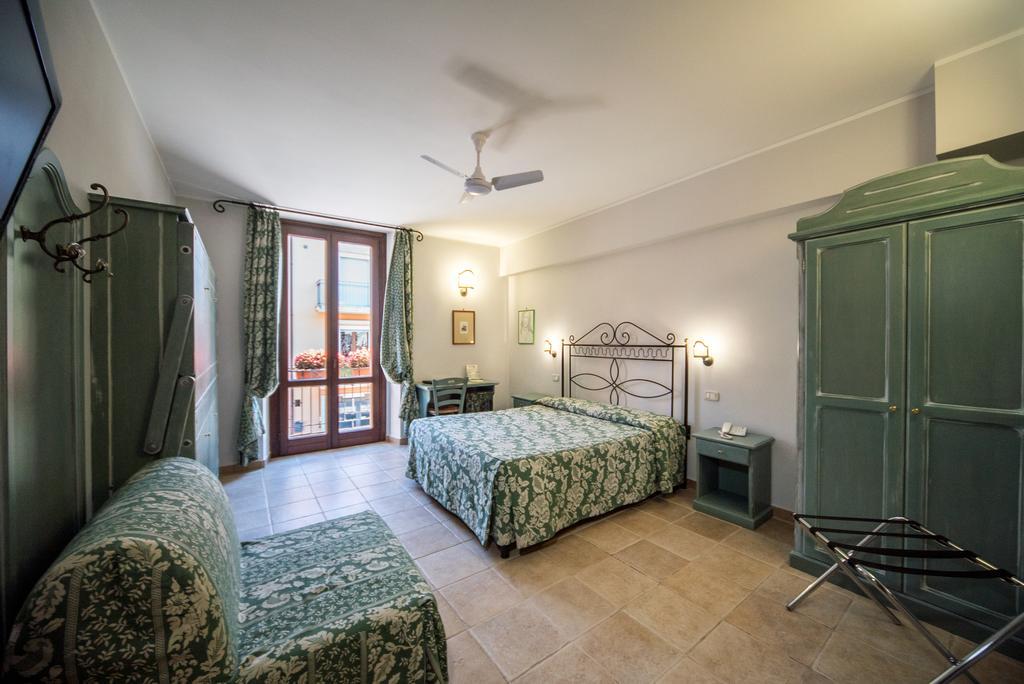 Hotel Il Tiglio (Adults Only) Castel Di Sangro Exterior foto